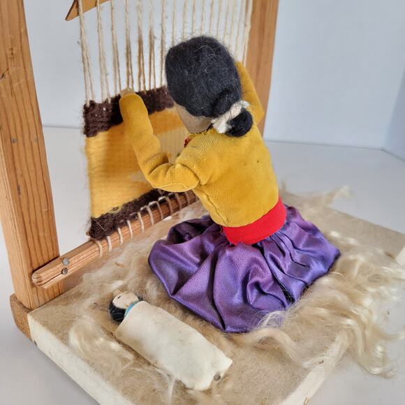 Handmade Native American Woman Weaving Loom Diorama Folk Art Figurine 10" Doll - Picture 4 of 16